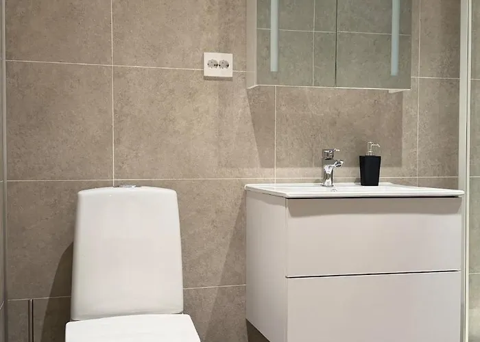 Beautiful In Tromsoya! Free Parking For One Car Lägenhet *