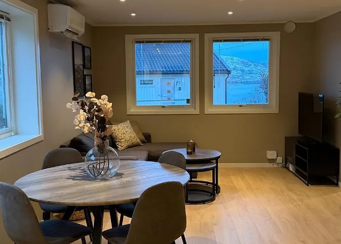 Beautiful In Tromsoya! Free Parking For One Car Lägenhet *