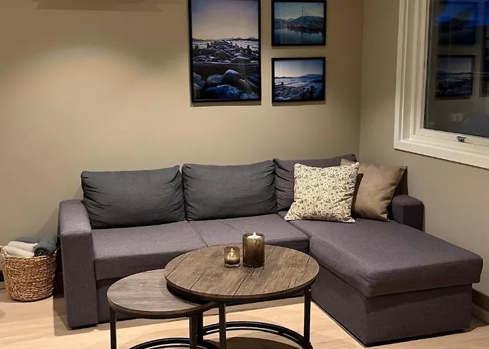 Lägenhet Beautiful In Tromsoya! Free Parking For One Car *