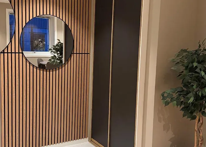 Beautiful In Tromsoya! Free Parking For One Car